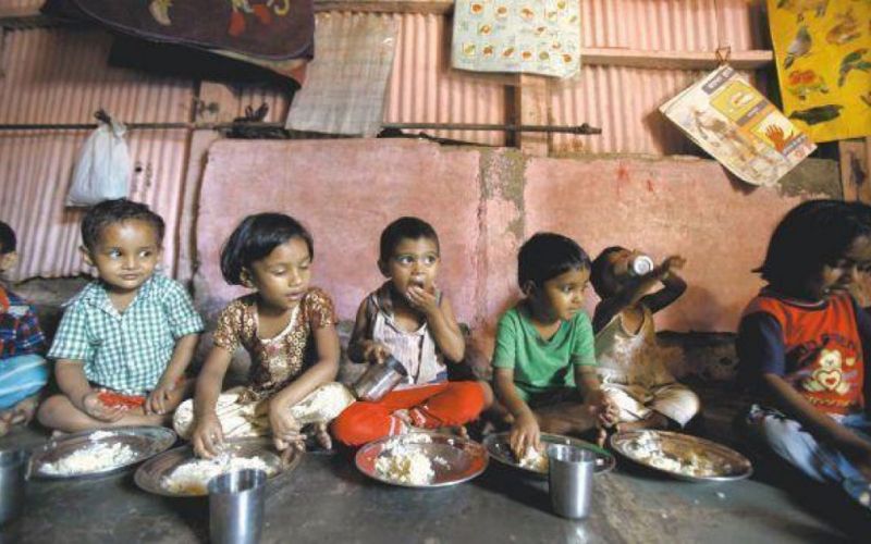 Los niños que padecen hambre a menudo no se recuperan, incluso cuando se alimentan lo suficiente. Restaurar su microbiota podría ayudarles