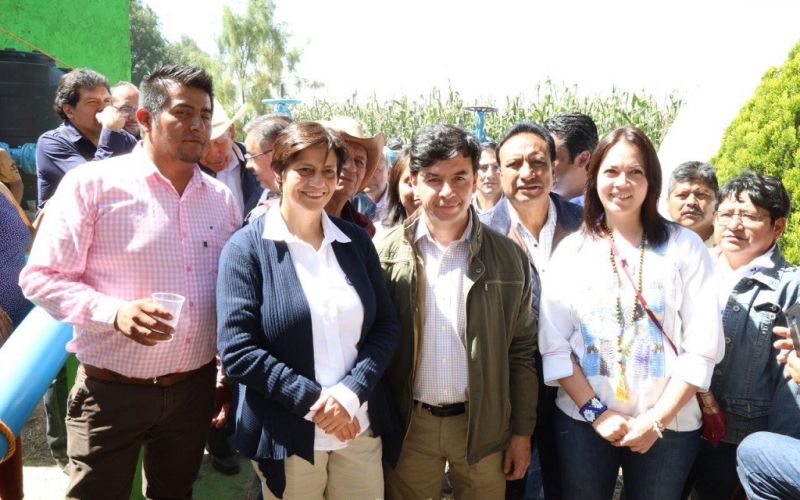 Gobierno entrega a campesinos de San Salvador Atenco título de concesión de pozo para riego