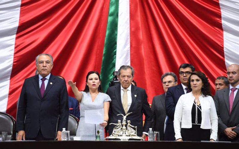 Laura Rojas rinde protesta como presidenta de la Cámara de Diputados