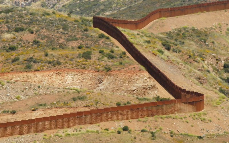 La administración Trump adjudica contrato para construir un muro fronterizo ‘virtual’