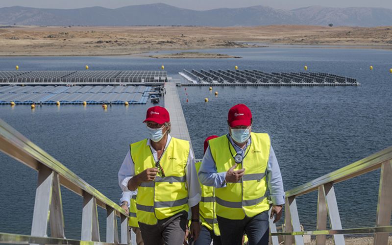 Entra en operación la primera planta fotovoltaica flotante de España