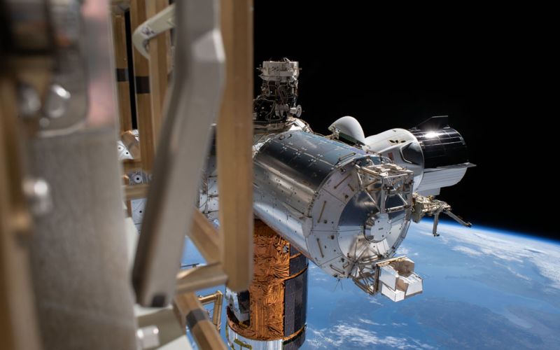 La cápsula Dragon de SpaceX inicia su regreso a la Tierra