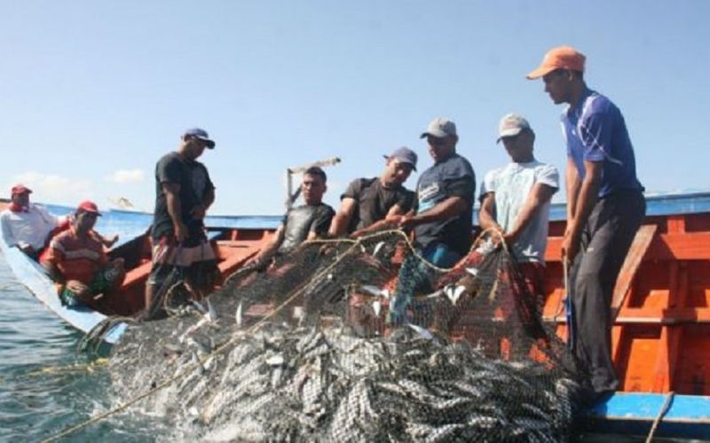 Presentan análisis de los cambios en la política pesquera