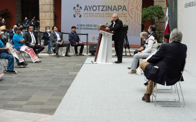 AMLO pide disculpas a nombre del Estado por el caso Ayoztinapa
