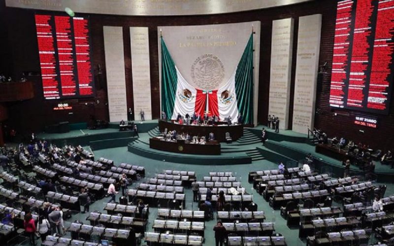 Diputados aprueban dictamen para quitar el fuero al presidente de México