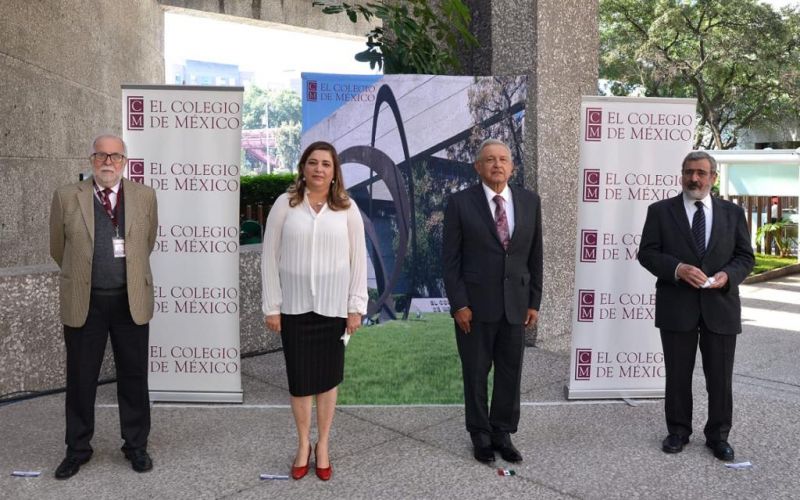 AMLO pide a El Colmex dar más atención a los estudios sobre la corrupción en México