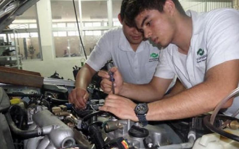 Impulsa CONALEP la formación de jóvenes altamente calificados para la Industria Automotriz