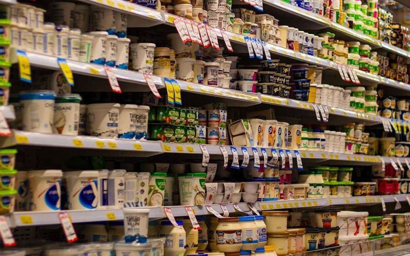 Secretaría de Economía ordena la suspensión inmediata de la comercialización de diversos productos denominados como “queso”y “yogurt natural” que no cumplen con NOMs