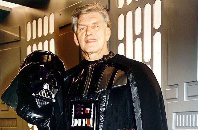 Falleció David Prowse, actor que interpretó a Darth Vader