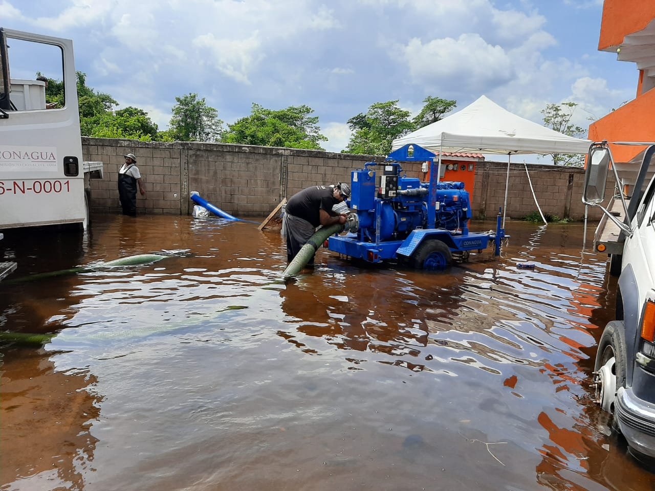 Sector ambiental se suma a la atención de población afectada por inundaciones en Tabasco y Chiapas