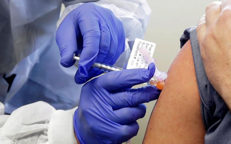 Las diferentes vacunas contra Covid-19 podrían aplicarse por grupos de edad, expertos