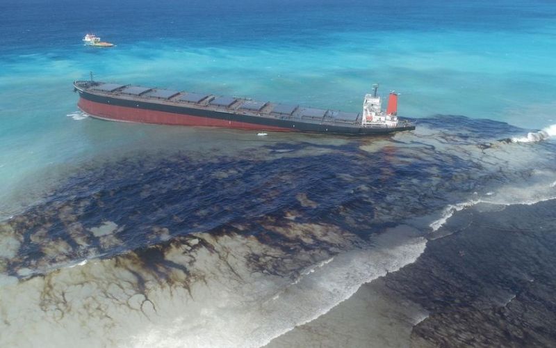 Derrame de petróleo en Isla Mauricio se debió a que la tripulación buscaba señal telefónica