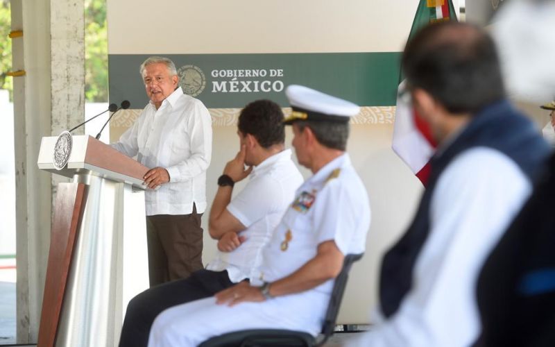 AMLO anuncia plan integral para el puerto de Manzanillo