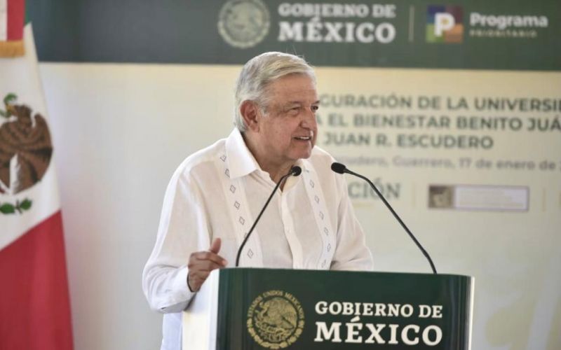En México operan más de 30 escuelas de Medicina ‘Benito Juárez’: AMLO