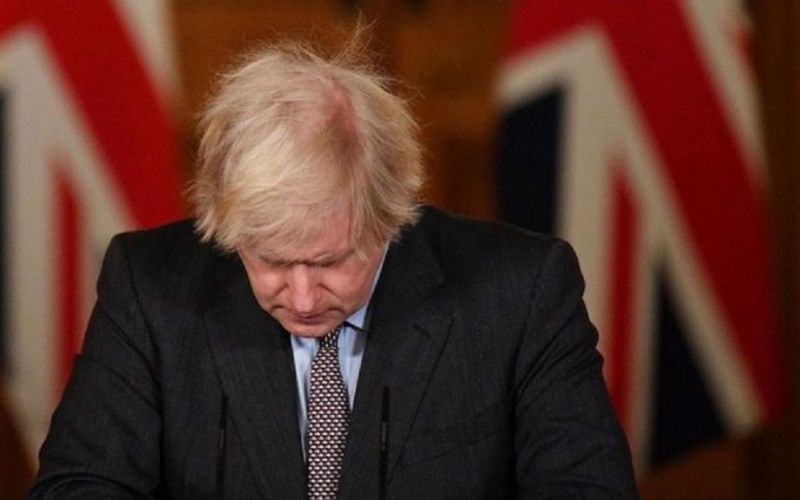 Boris Johnson asume ‘total responsabilidad’ por las 100 mil muertes a causa de COVID-19