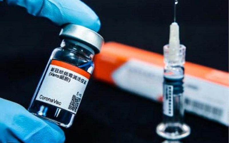 Brasil inicia inmunización contra COVID-19 con vacuna china CoronaVac