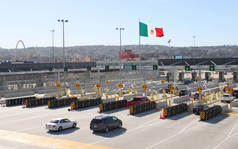 EEUU y México extienden 30 días las restricciones en la frontera