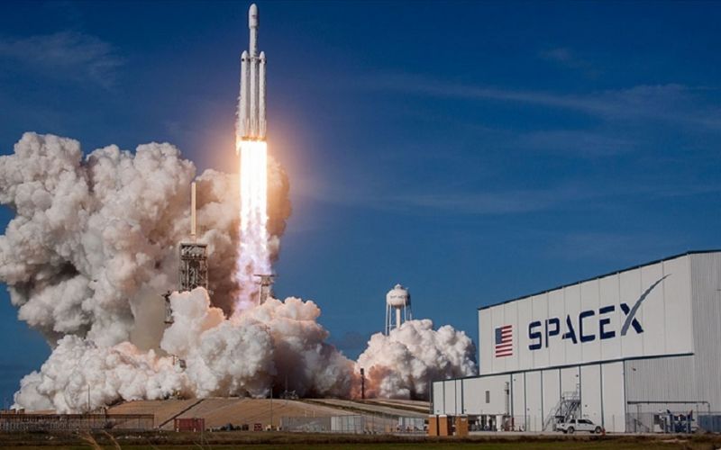 SpaceX anuncia la primera misión al espacio con una tripulación totalmente civil