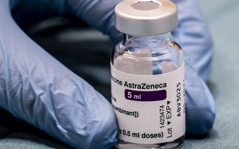 Libera Cofepris lote de vacunas AstraZeneca envasadas en México