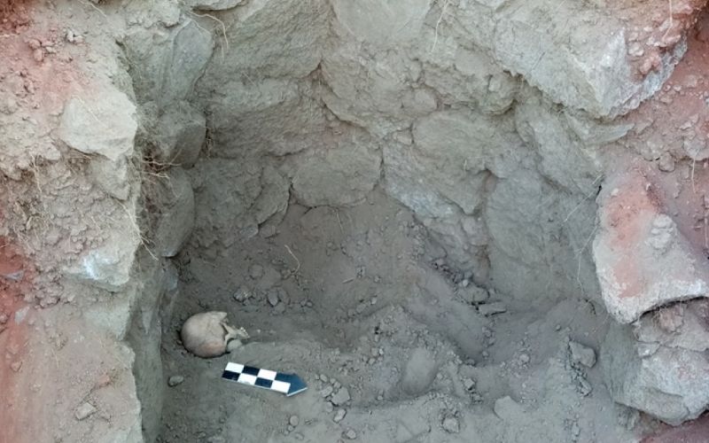 Arqueólogos del INAH descubren primera tumba troncocónica en la región de Cantona, Puebla