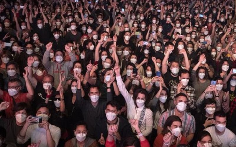 Barcelona autoriza concierto con 5 mil asistentes después de realizarles prueba de COVID-19
