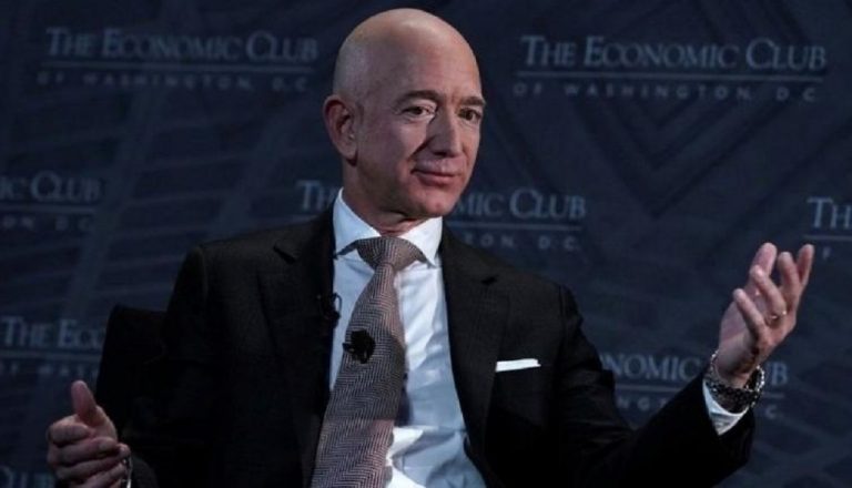 Jeff Bezos planea gastar 10 mil millones de dólares para 2030 en cambio ...