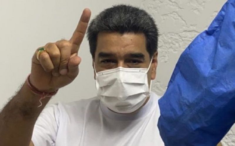 Nicolás Maduro se vacuna contra la COVID-19