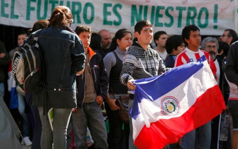 El presidente de Paraguay pide la dimisión a todos sus ministros en medio de las protestas