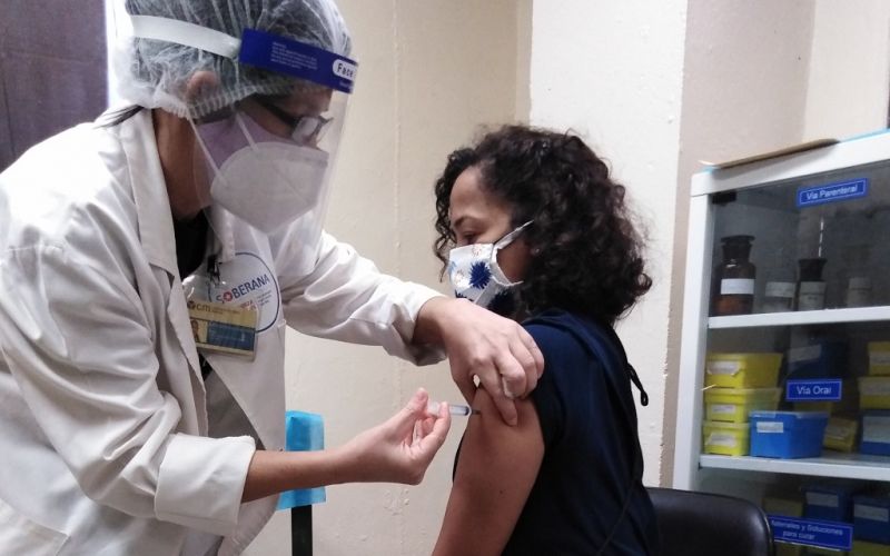 Cuba inicia ensayo de intervención con Soberana 02, vacunarán a 150 mil trabajadores de salud