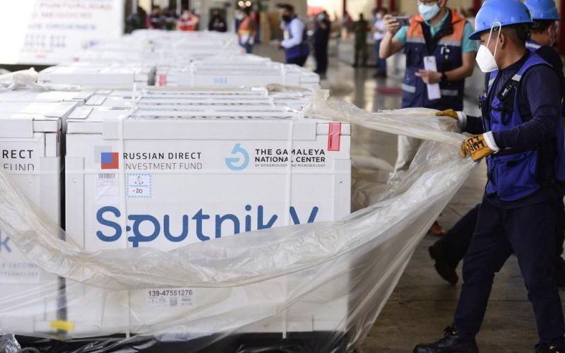 Llegan a México 200 mil dosis de la vacuna Sputnik-V