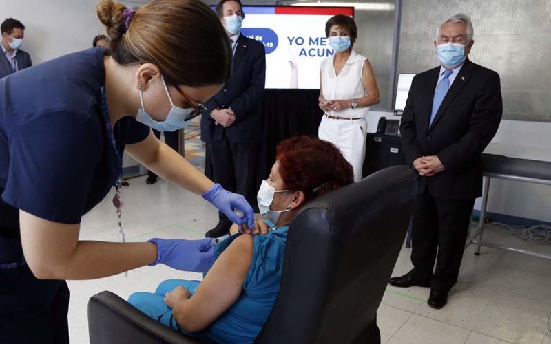 Chile supera a Israel y se coloca como el país que ha aplicado más vacunas por cada 100 habitantes