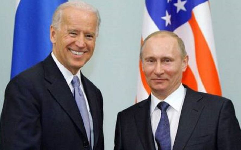 Biden propone a Putin una cumbre en un tercer país