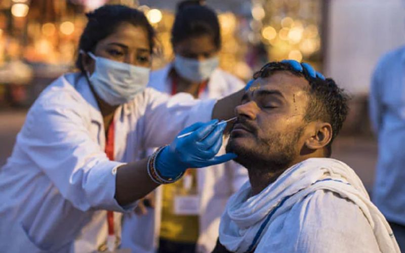 India registra nuevo récord con 200 mil contagios en 24 horas
