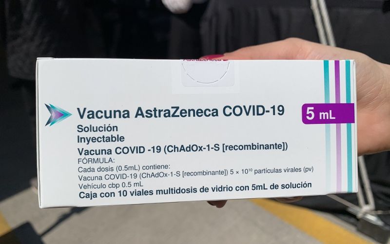 Libera Cofepris Cofepris primer lote de vacuna AstraZeneca envasado en México