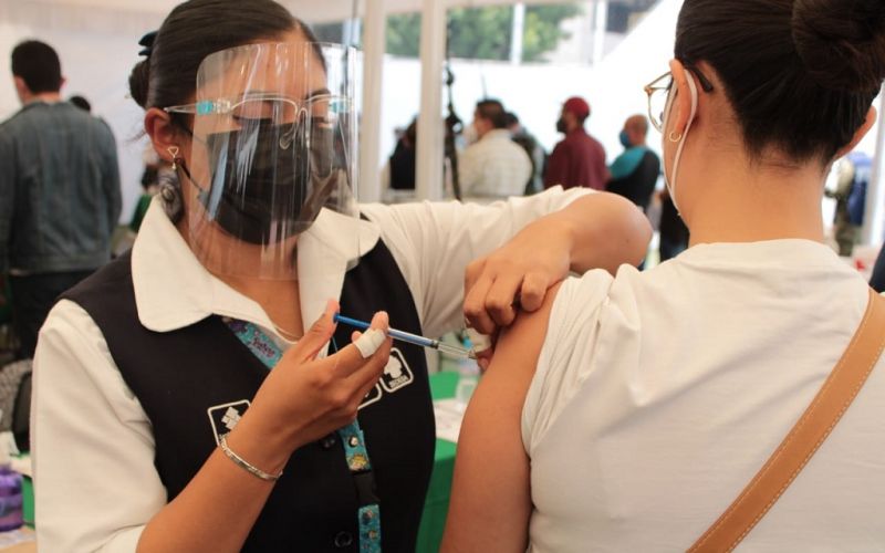 Este martes inicia la vacunación de jóvenes de 18 a 29 años en la CDMX