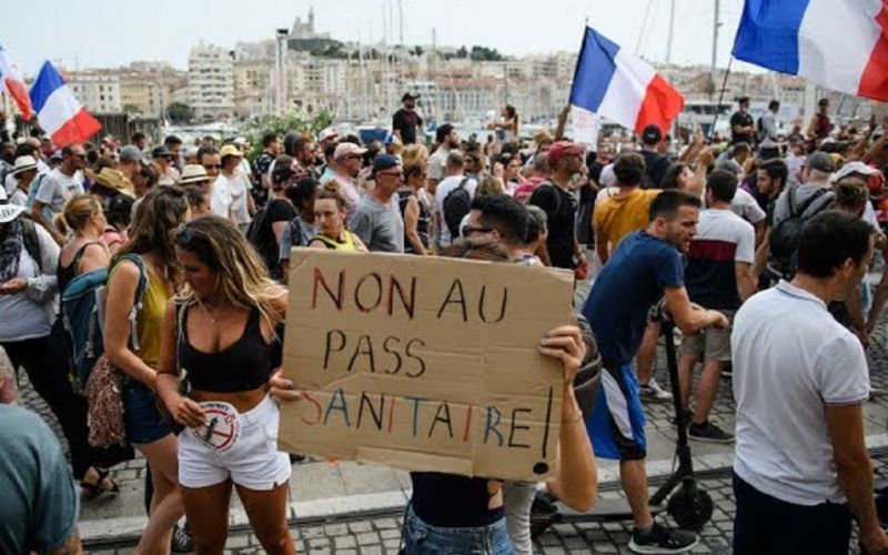 Continúan las manifestaciones en Francia contra pase sanitario y vacunación obligatoria