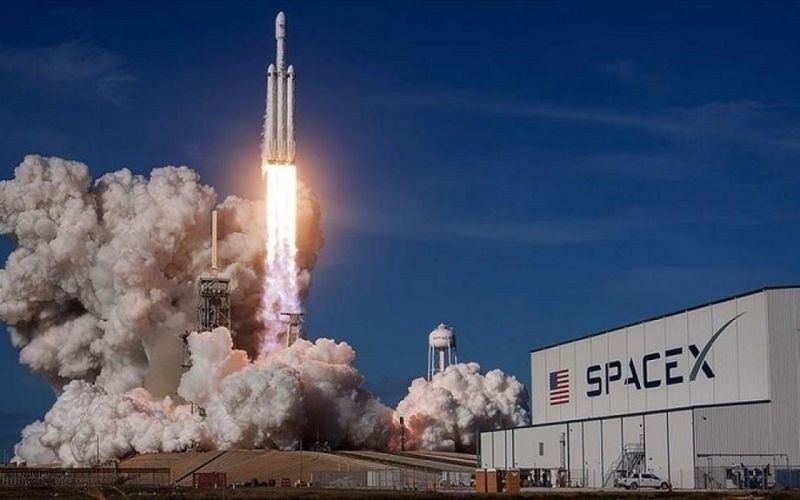 SpaceX hace historia: lleva a cuatro civiles al espacio