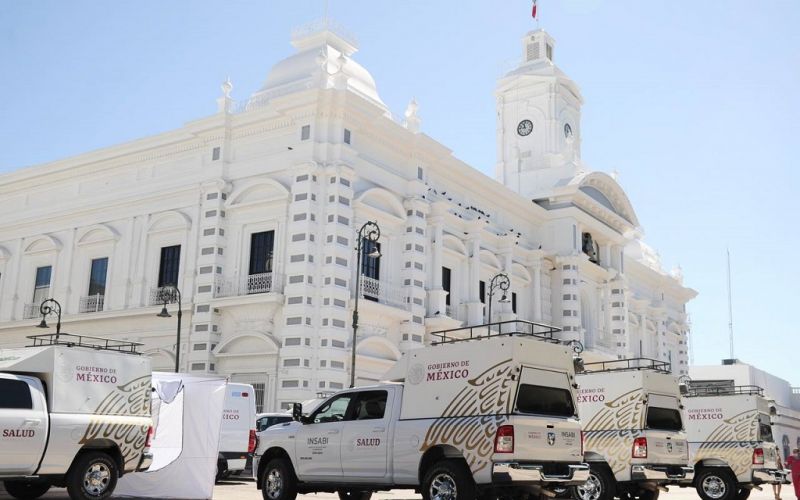 Insabi entrega 5 unidades médicas móviles y una ambulancia en Sonora