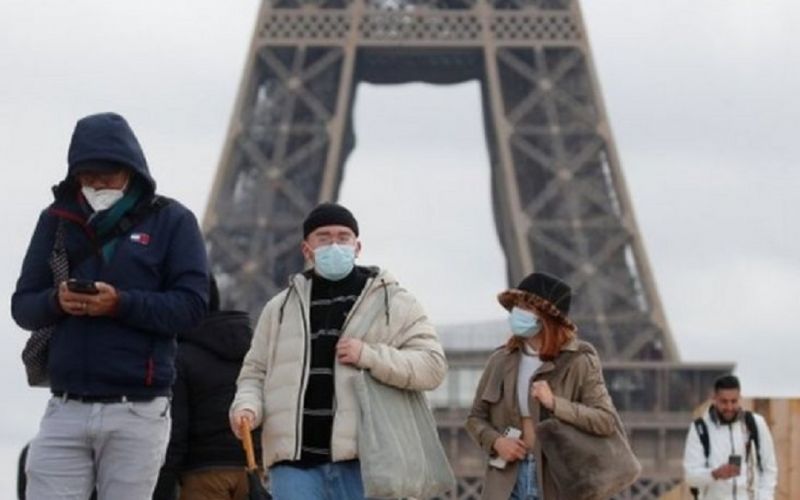 Francia anuncia nuevas medidas hacer frente a ómicron: tres días de teletrabajo y dosis de refuerzo