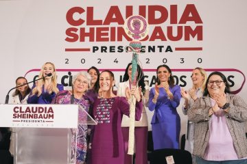 Recibe Claudia Sheinbaum bastón de mando de las mujeres
