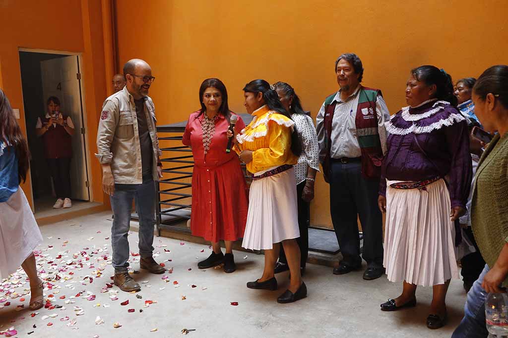 Entrega jefa de Gobierno Clara Brugada 52 viviendas en la colonia Roma. Fotografía: La Isabel.