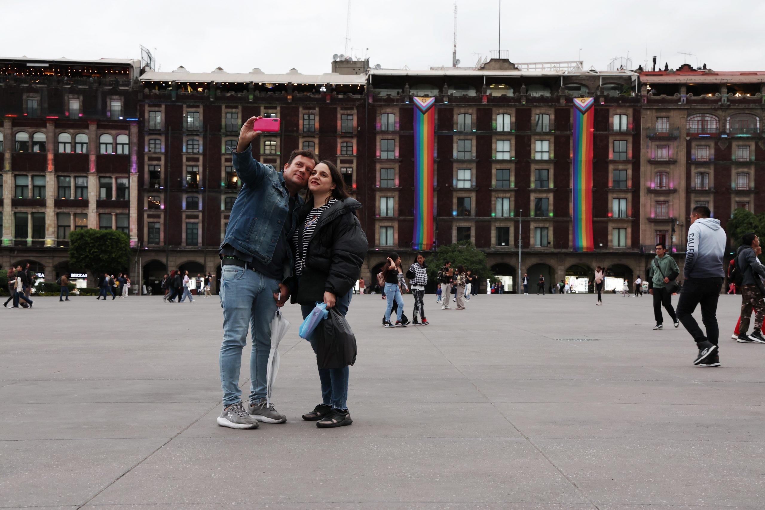 Tarde en el zócalo de la Ciudad de México. Fotografía: Benjamín Flores.