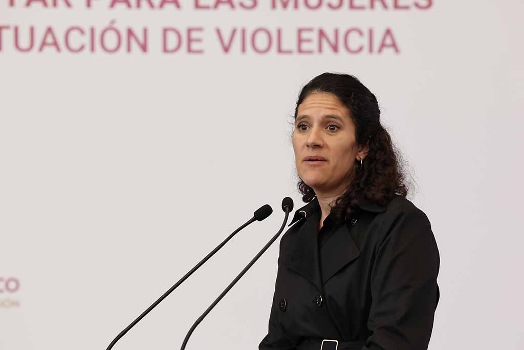 Entrega gobierno capitalino apoyos para impulsar la Autonomía Económica de mujeres en situación de violencia. Fotografía: La Isabel.