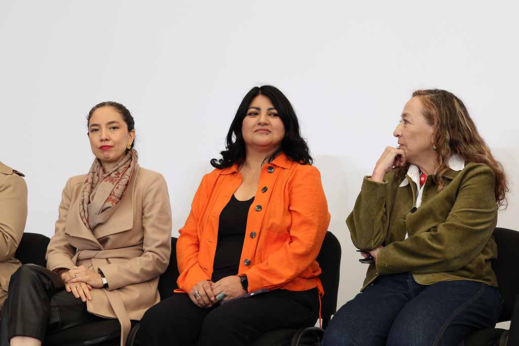 Entrega gobierno capitalino apoyos para impulsar la Autonomía Económica de mujeres en situación de violencia. Fotografía: La Isabel.