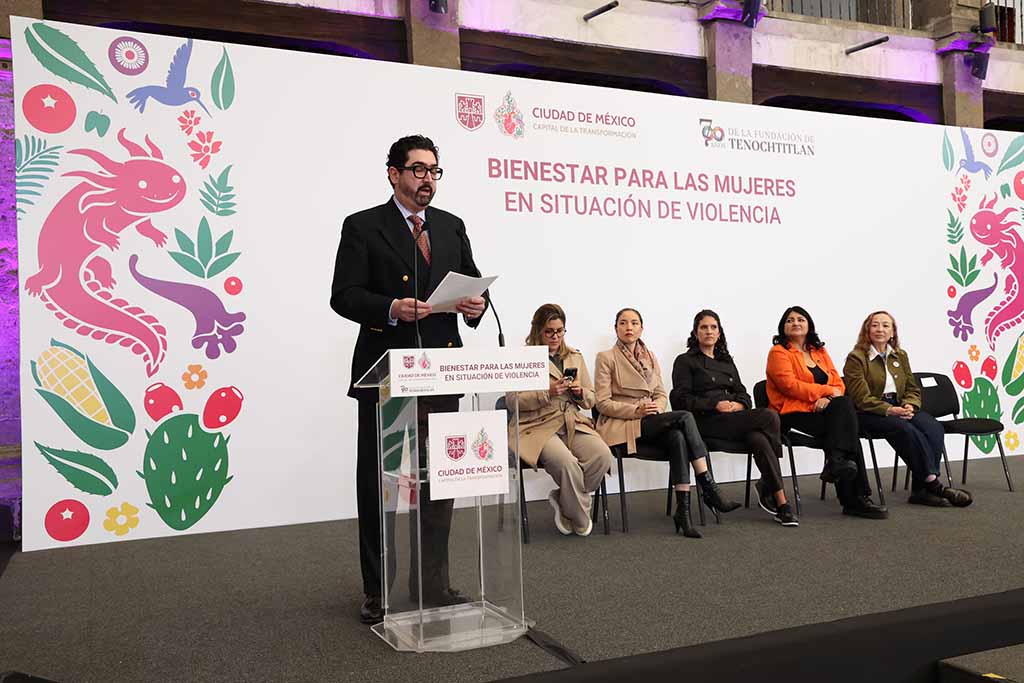 Entrega gobierno capitalino apoyos para impulsar la Autonomía Económica de mujeres en situación de violencia. Fotografía: La Isabel.