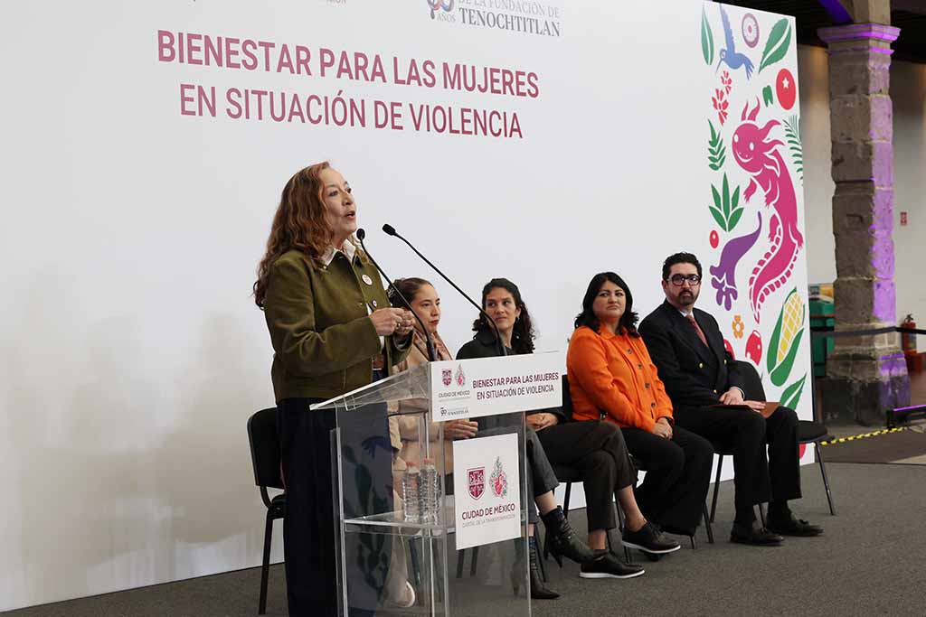 Entrega gobierno capitalino apoyos para impulsar la Autonomía Económica de mujeres en situación de violencia. Fotografía: La Isabel.