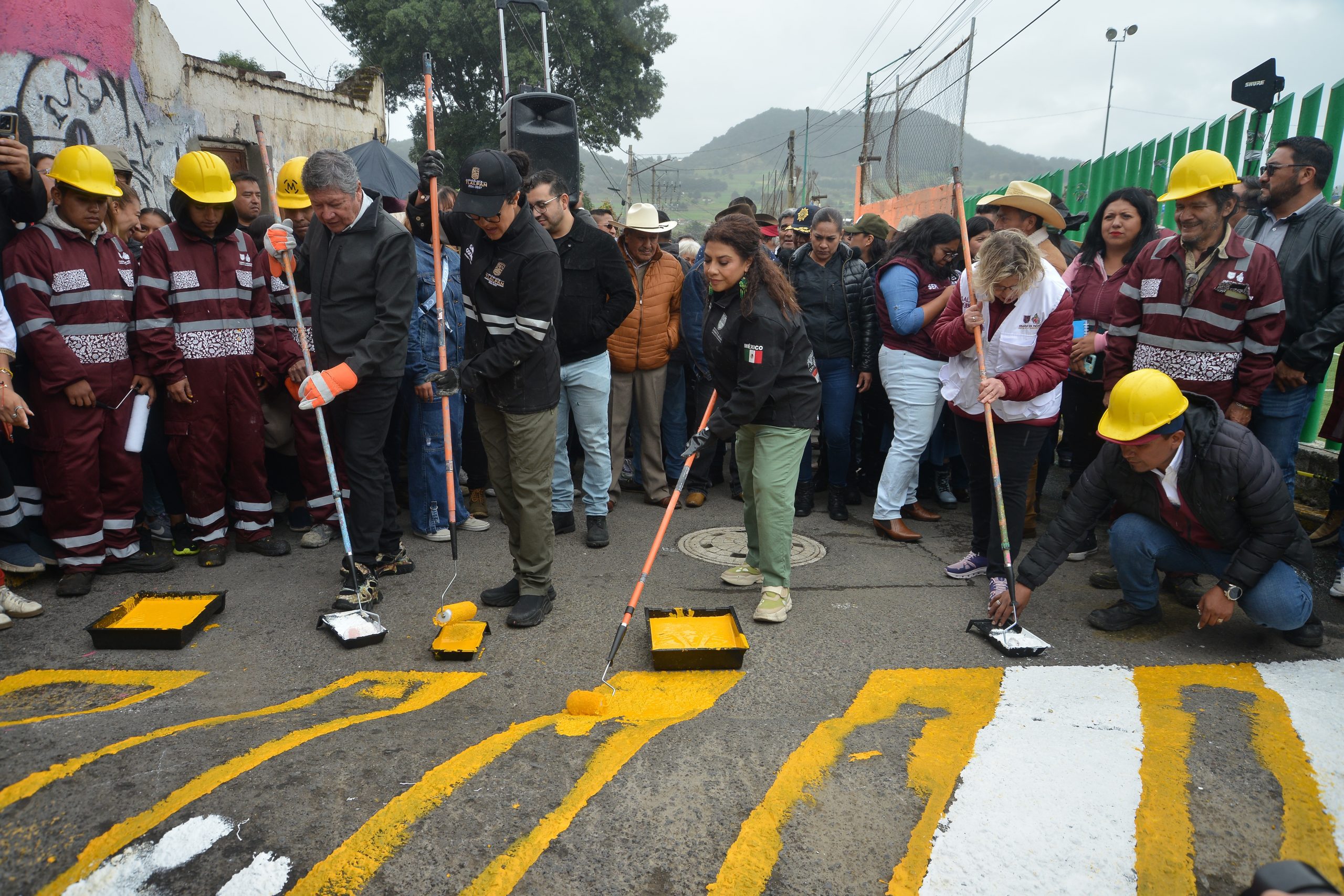 "Obras son Amores" para la transformación. Recorrido de Clara Brugada, Jefa de Gobierno de la CDMX por el pueblo de San Miguel Ajusco, Tlalpan. Fotografía: La Isabel.