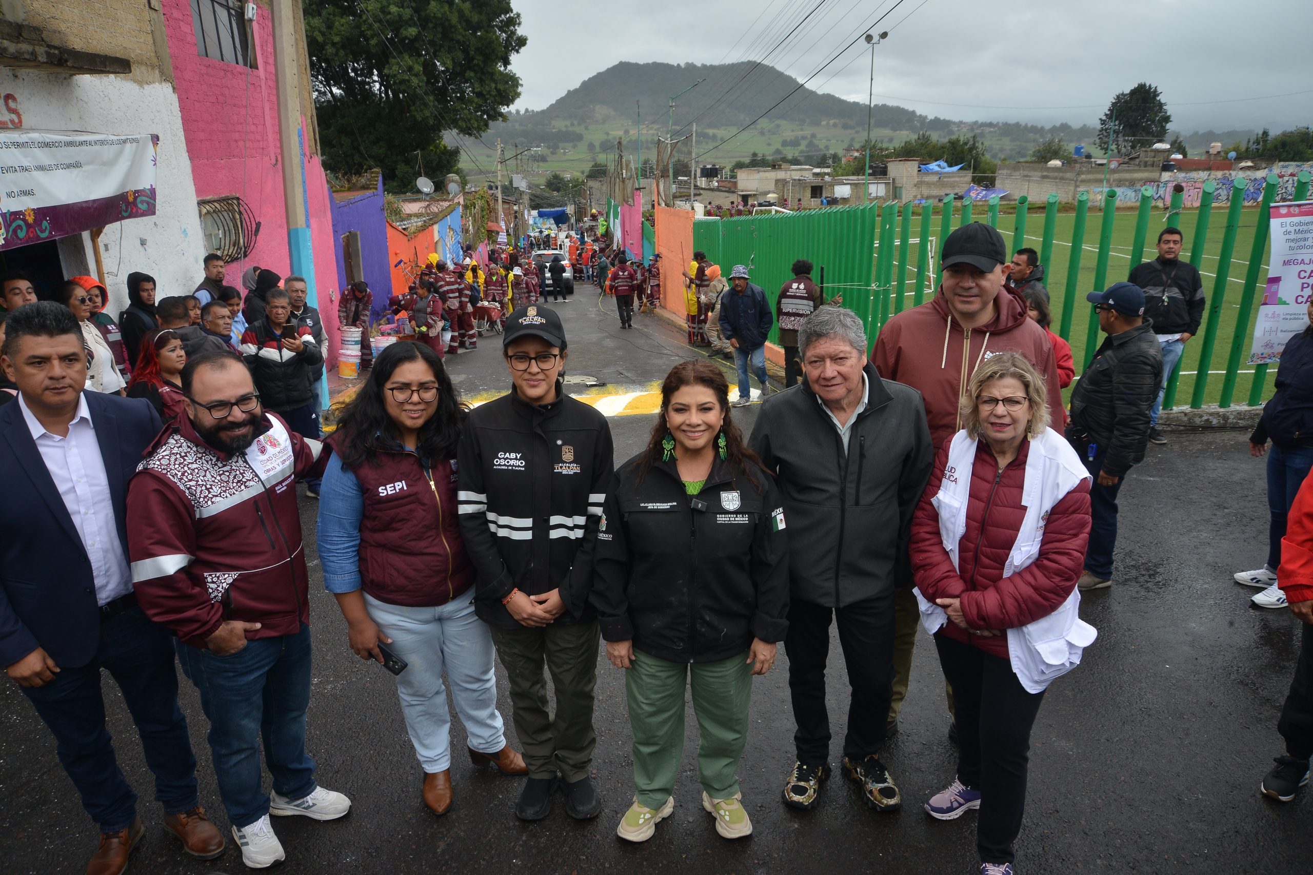 "Obras son Amores" para la transformación. Recorrido de Clara Brugada, Jefa de Gobierno de la CDMX por el pueblo de San Miguel Ajusco, Tlalpan. Fotografía: La Isabel.