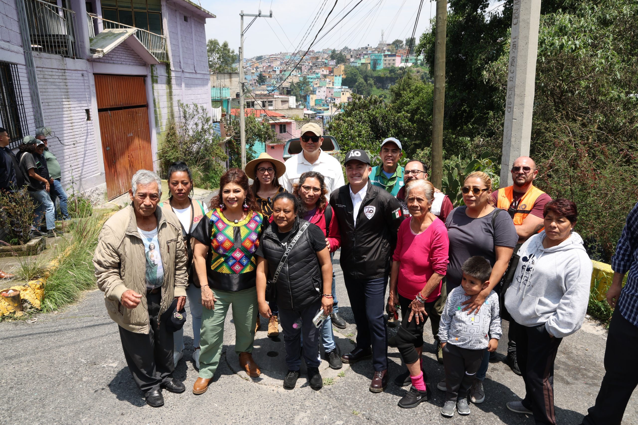 Recorrido de Clara Brugada, Jefa de Gobierno de la Ciudad de México por el río y barrancas de la colonia La Araña en la Alcaldía Álvaro Obregón. Fotografía: La Isabel.