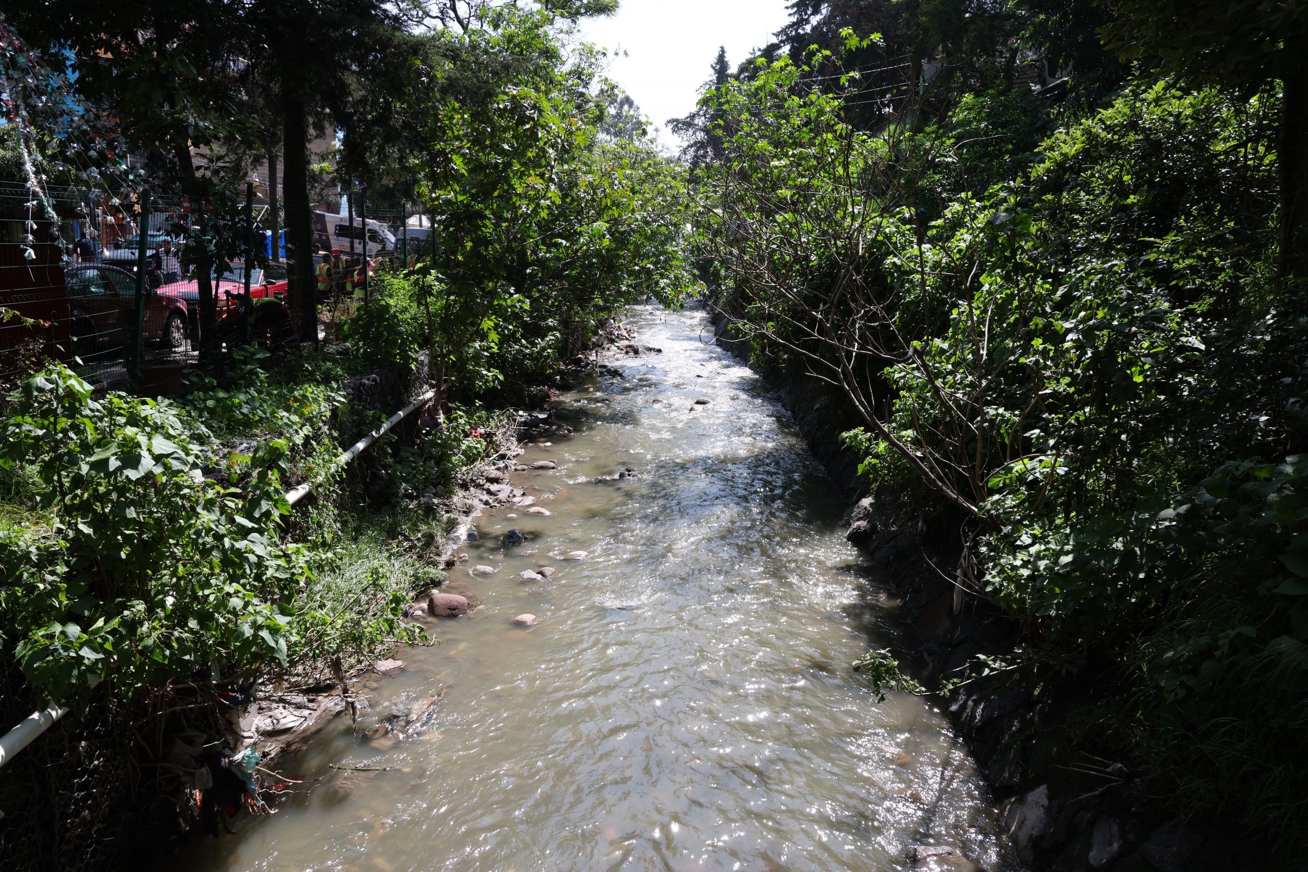 Recorrido de Clara Brugada, Jefa de Gobierno de la Ciudad de México por el río y barrancas de la colonia La Araña en la Alcaldía Álvaro Obregón. Fotografía: La Isabel.
